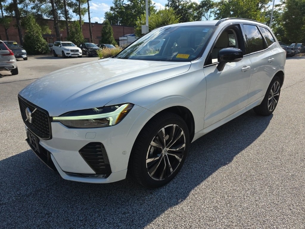 2023 Volvo XC60 B5 Ultimate photo 7
