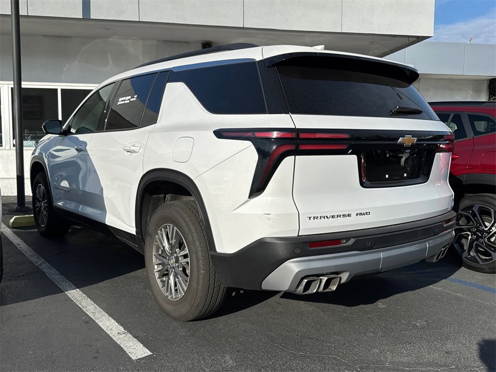2024 Chevrolet Traverse photo 4