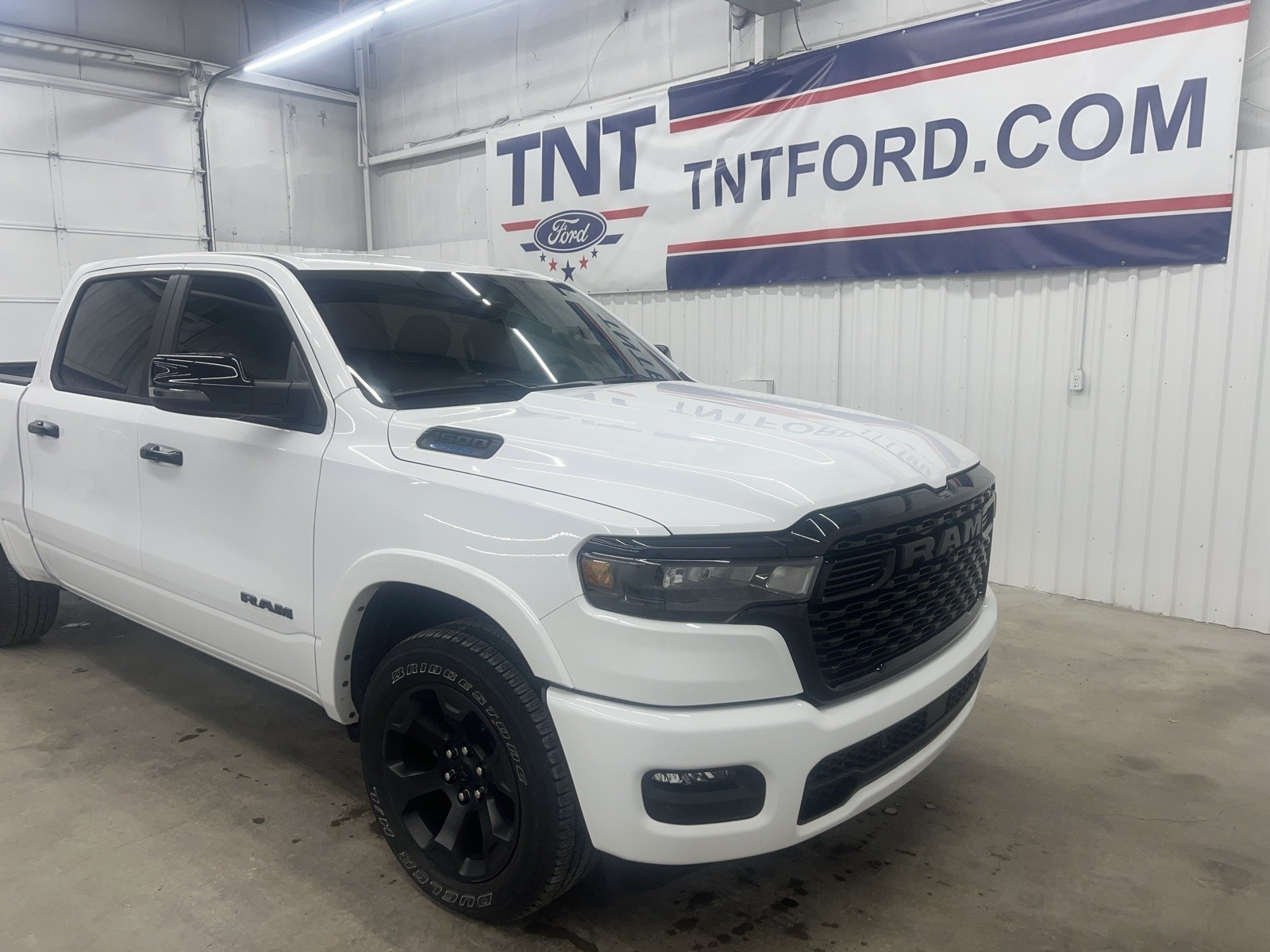2025 Ram 1500 Big Horn Lone Star Night Edition photo 3