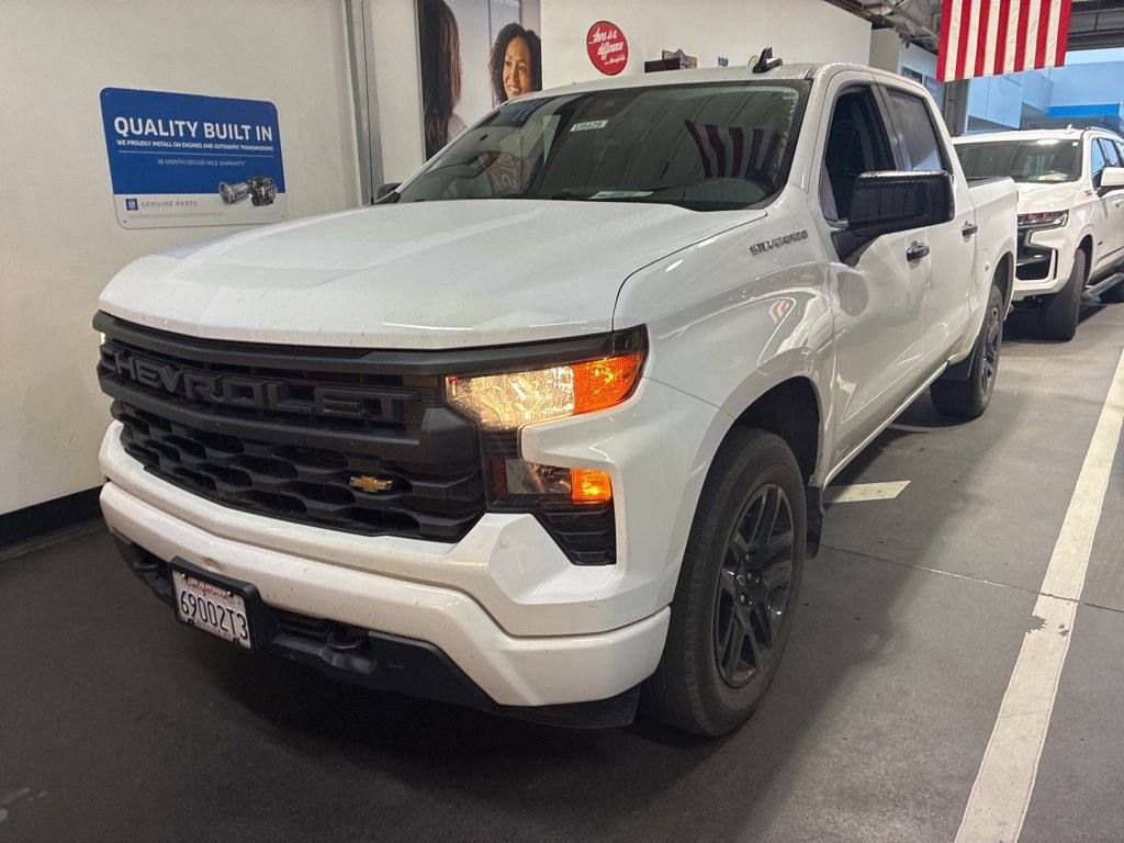 2023 Chevrolet Silverado 1500 Custom photo 3