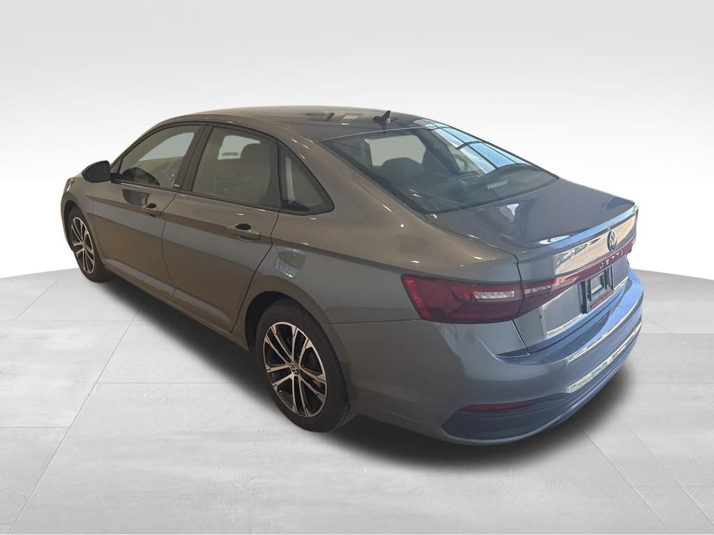 2025 Volkswagen Jetta 1.5T Sport photo 3