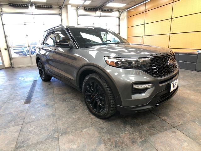 2021 Ford Explorer ST's photo