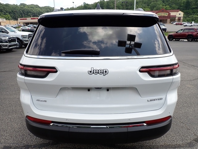 2025 Jeep Grand Cherokee Limited photo 3