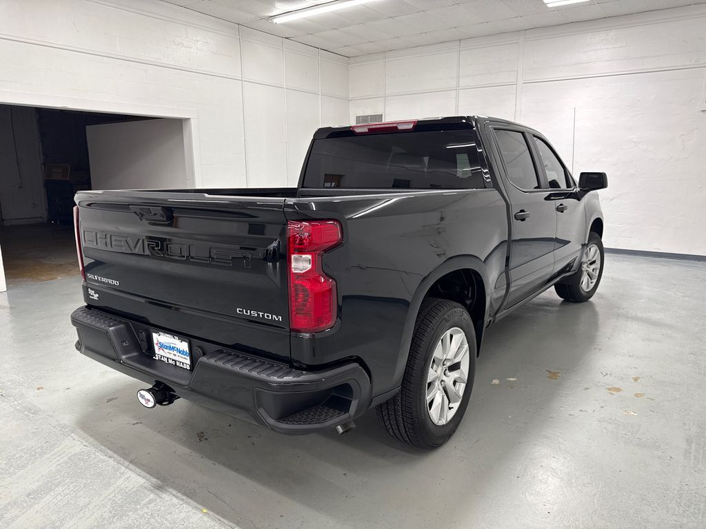 2025 Chevrolet Silverado 1500 Custom photo 6
