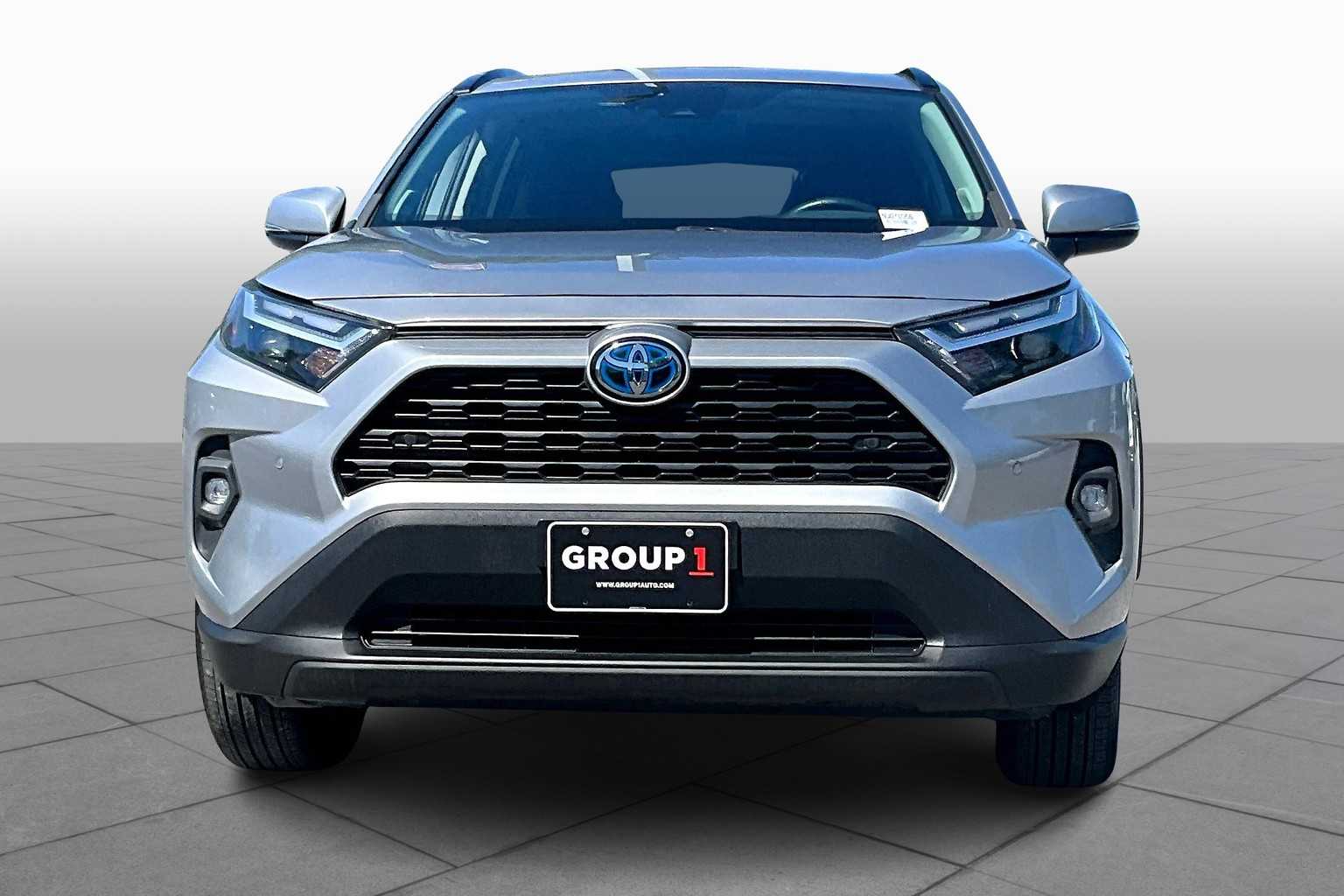 2022 Toyota RAV4 Hybrid XLE Premium photo 3