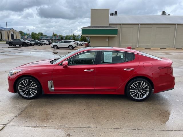2019 Kia Stinger Premium photo 2