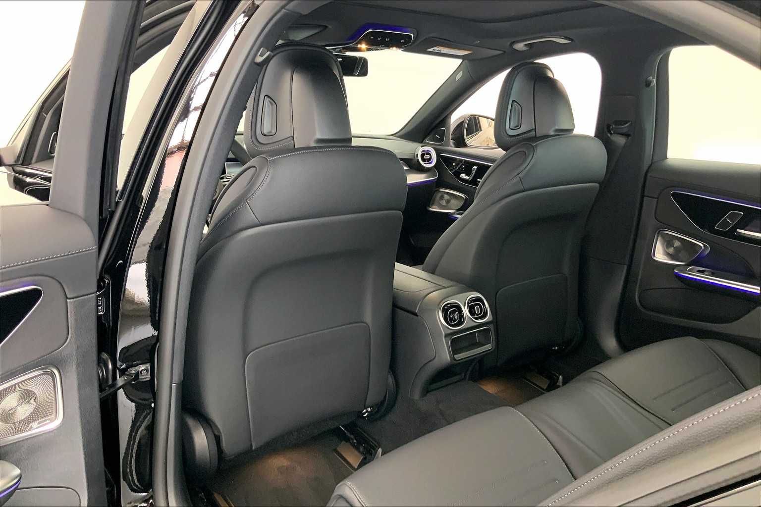 2025 Mercedes Benz C 300 4MATIC photo 12