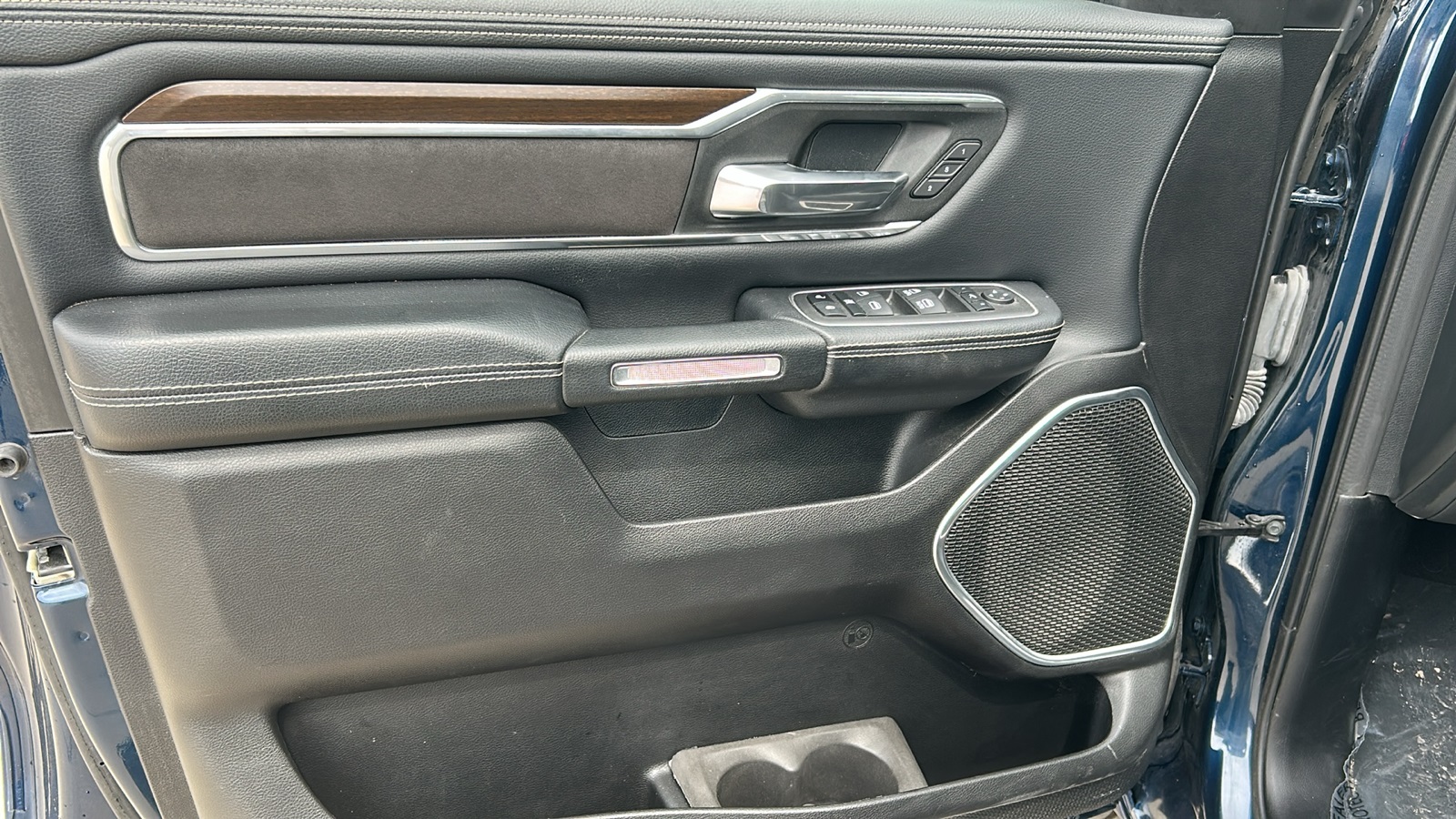 2022 Ram 1500 Laramie photo 14