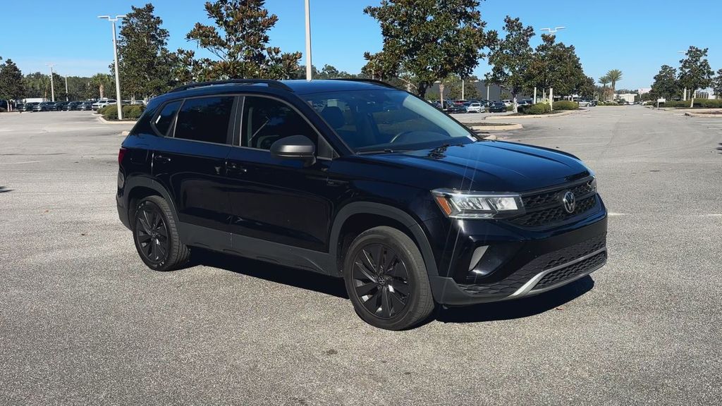 2022 Volkswagen Taos S photo 2