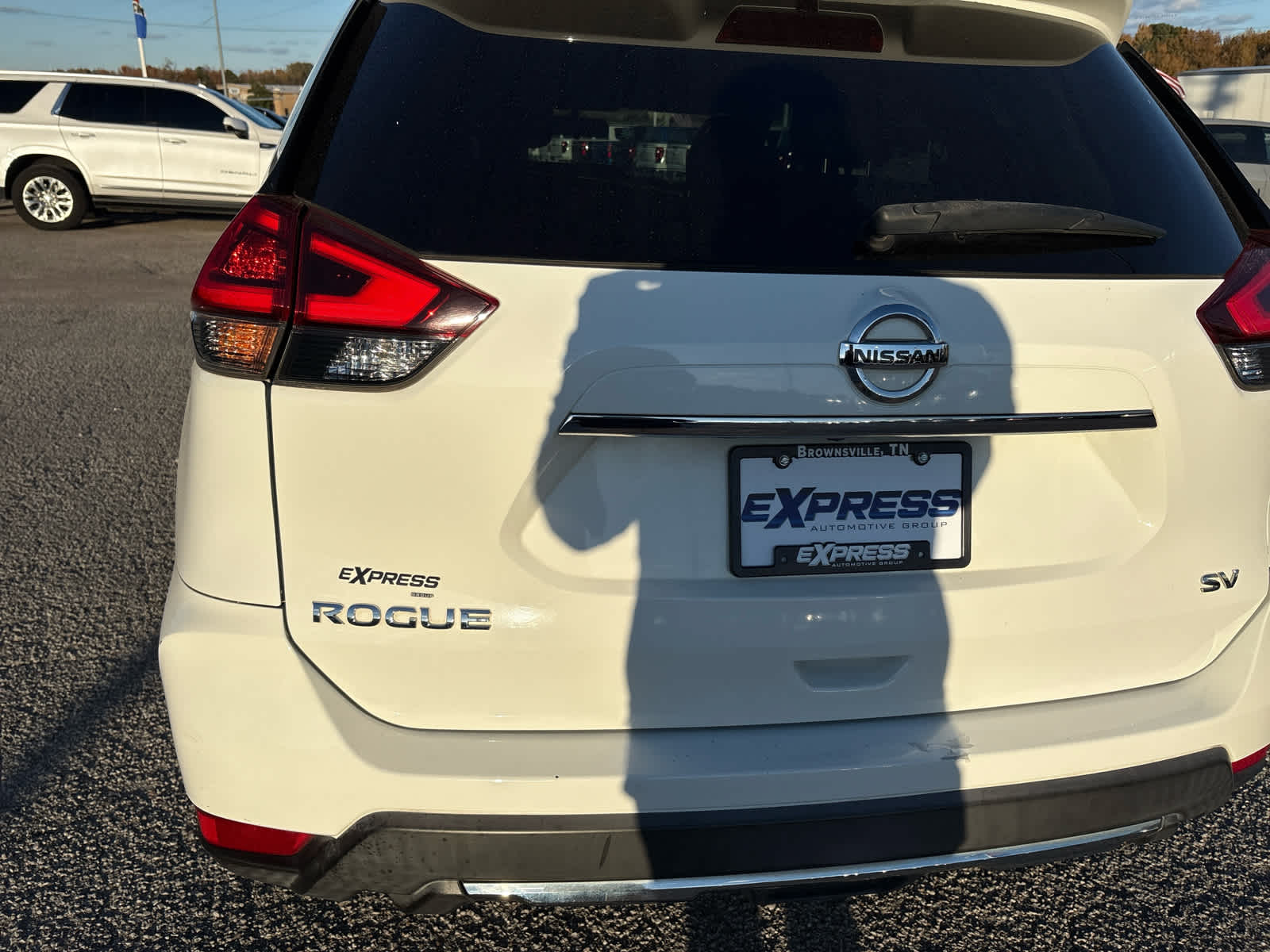 2018 Nissan Rogue SV photo 3