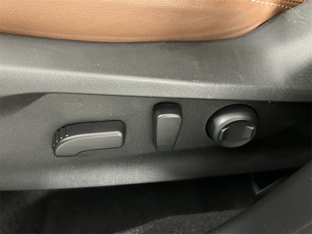 2021 Subaru Forester Touring photo 13
