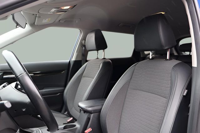 2021 Kia Seltos S photo 3