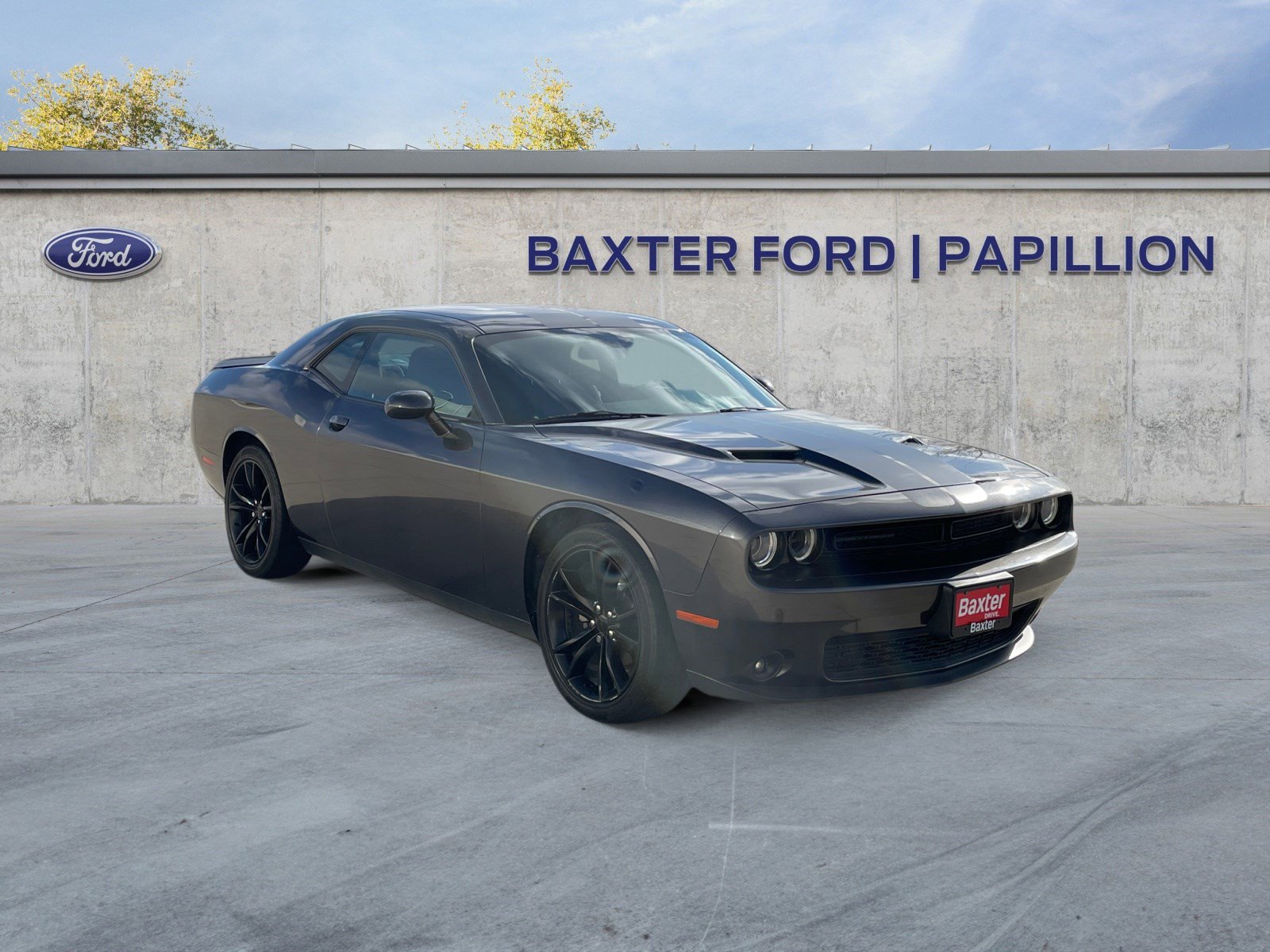 2016 Dodge Challenger SXT's photo