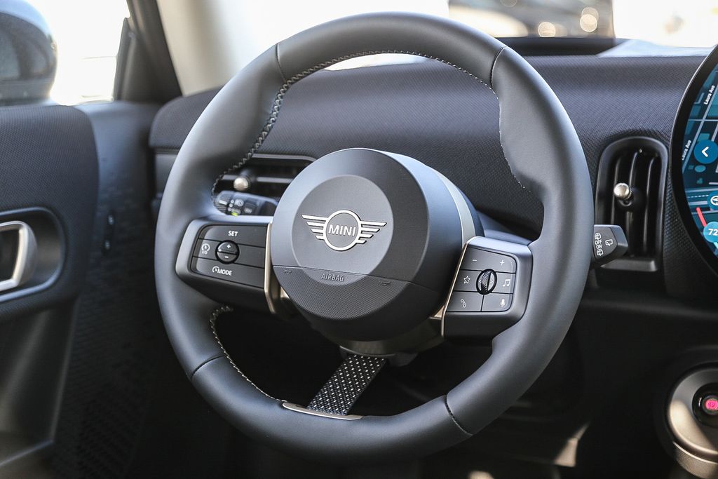 2025 Mini Cooper 2 Door Hardtop Signature photo 14