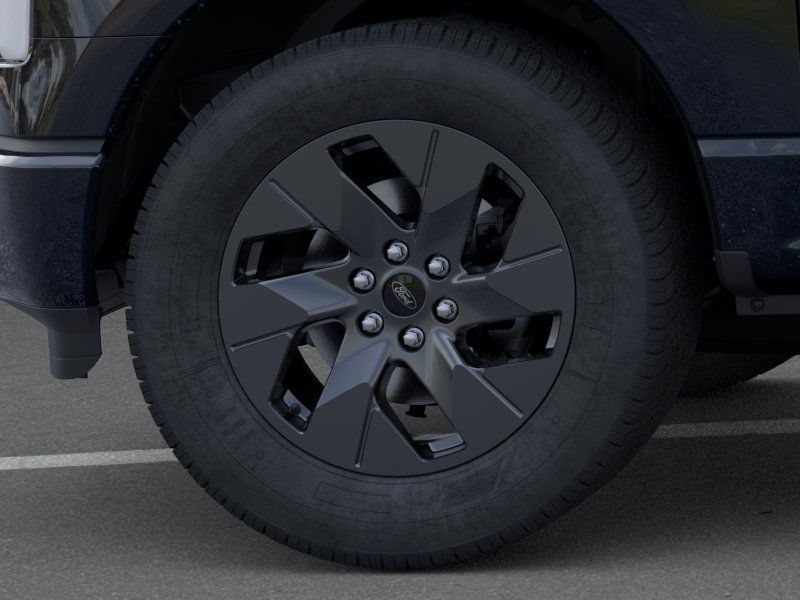 2025 Ford F-150 Lightning photo 17