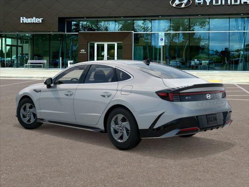 2026 Hyundai Sonata SE photo 4
