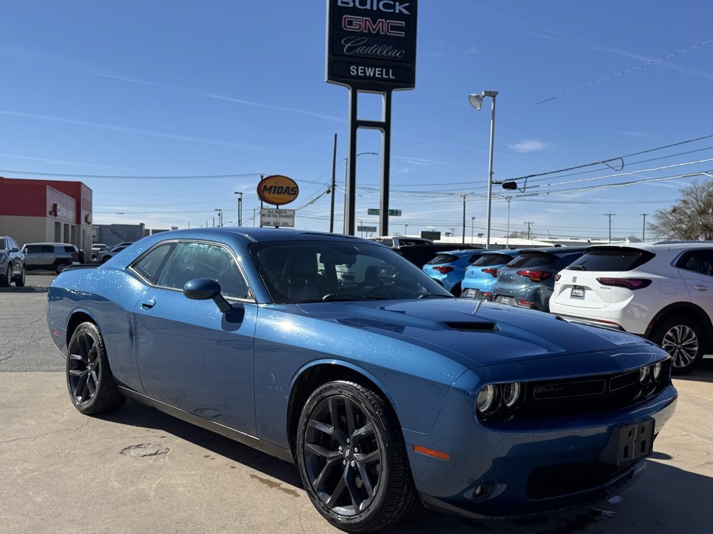 2020 Dodge Challenger SXT's photo