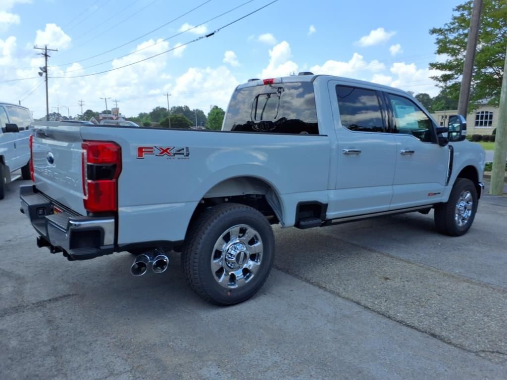 2025 Ford F-250 Lariat photo 4