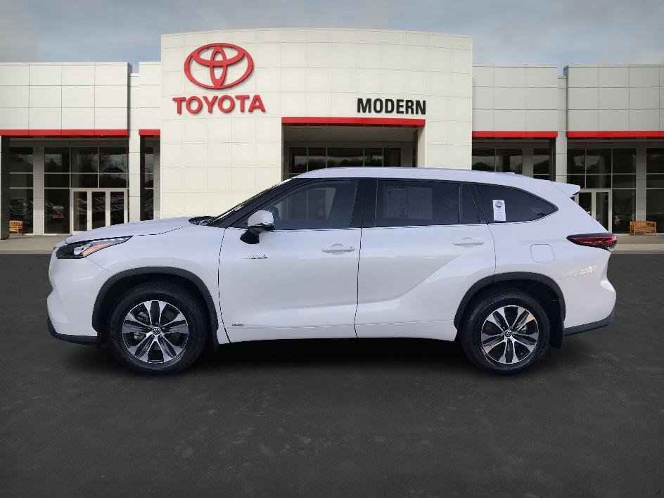 2020 Toyota Highlander Hybrid XLE photo 2