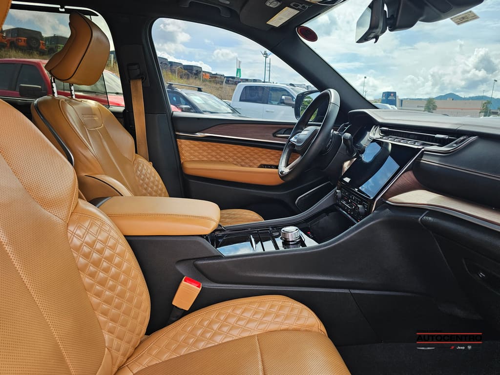 2022 Jeep Grand Cherokee L Summit photo 3