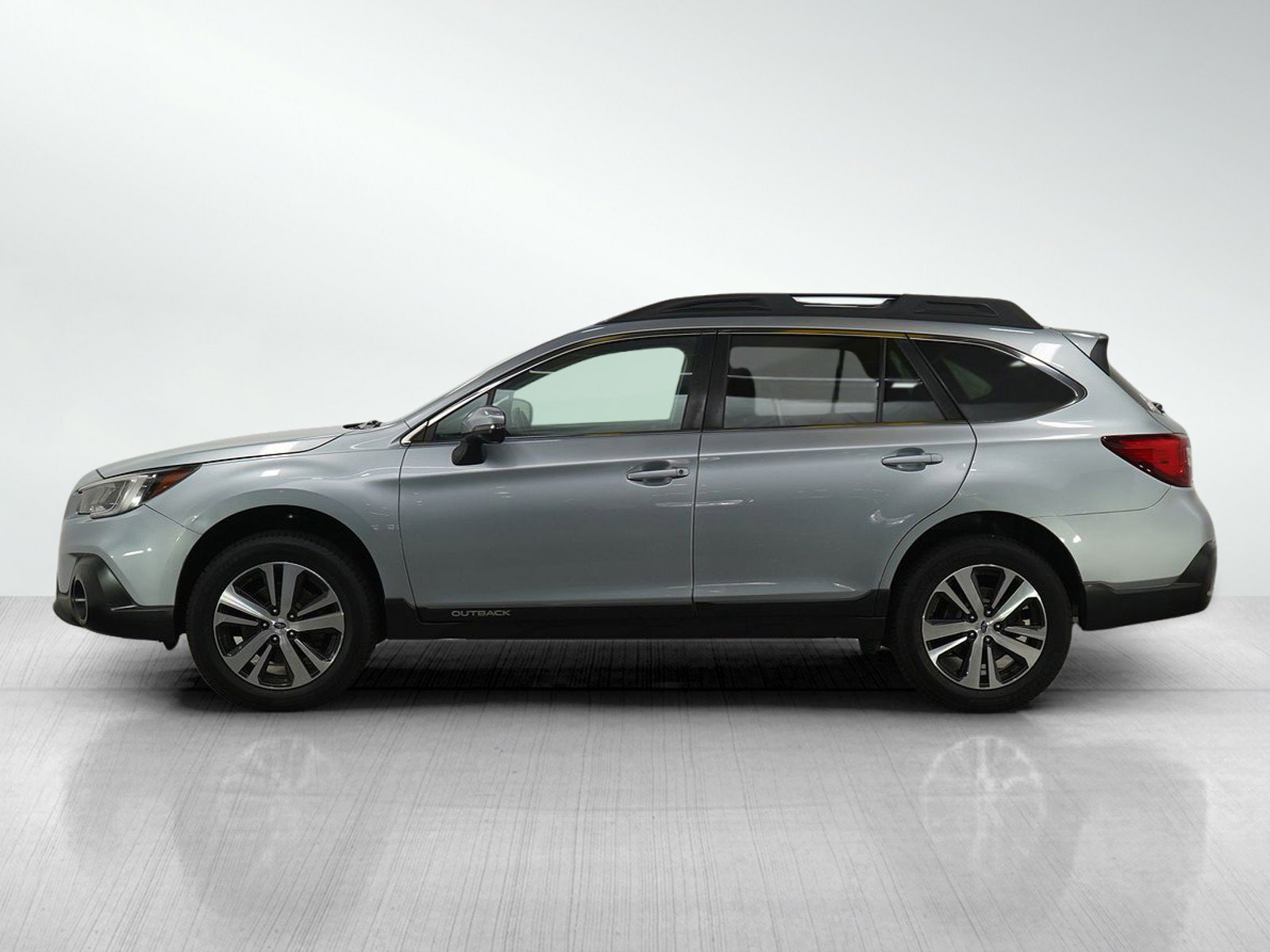 Used 2019 Subaru Outback Limited with VIN 4S4BSAJC6K3360209 for sale in Burnsville, Minnesota