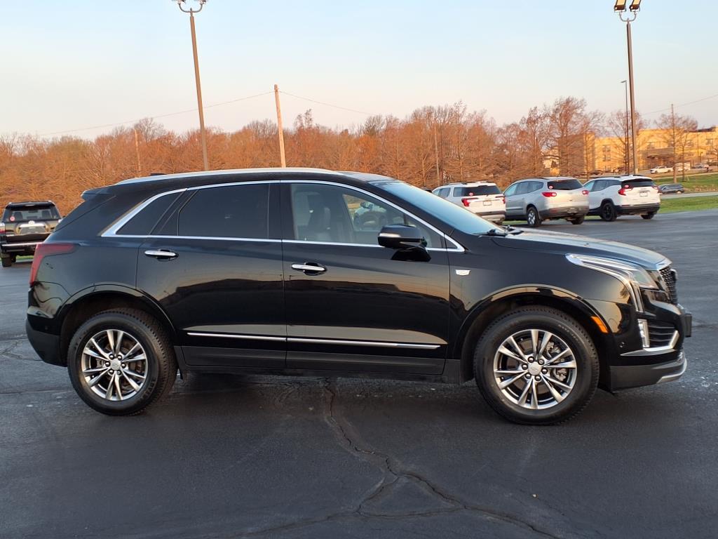 2022 Cadillac XT5 Premium Luxury photo 2