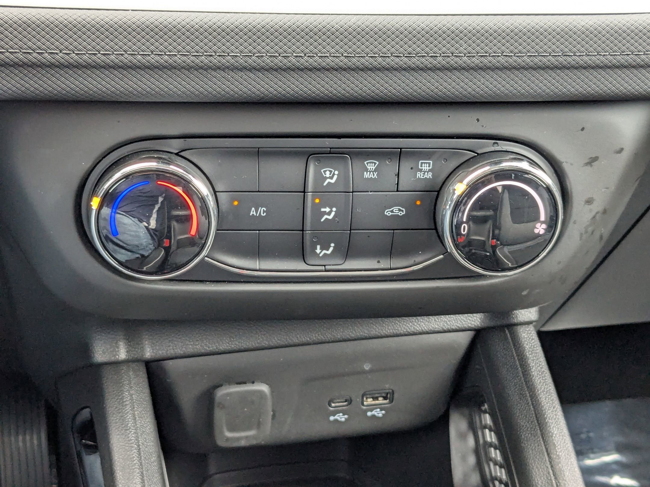 2024 Chevrolet Trailblazer LS photo 23