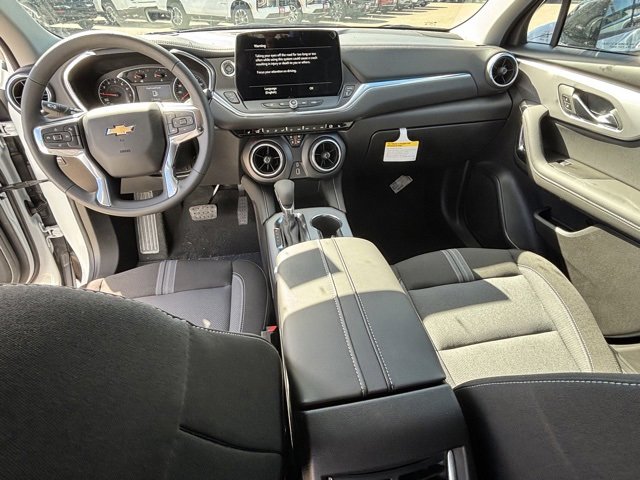 2025 Chevrolet Blazer 2LT photo 11