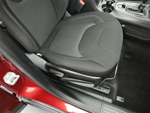 2019 JEEP CHEROKEE - Image 31