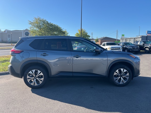2023 Nissan Rogue SV photo 6