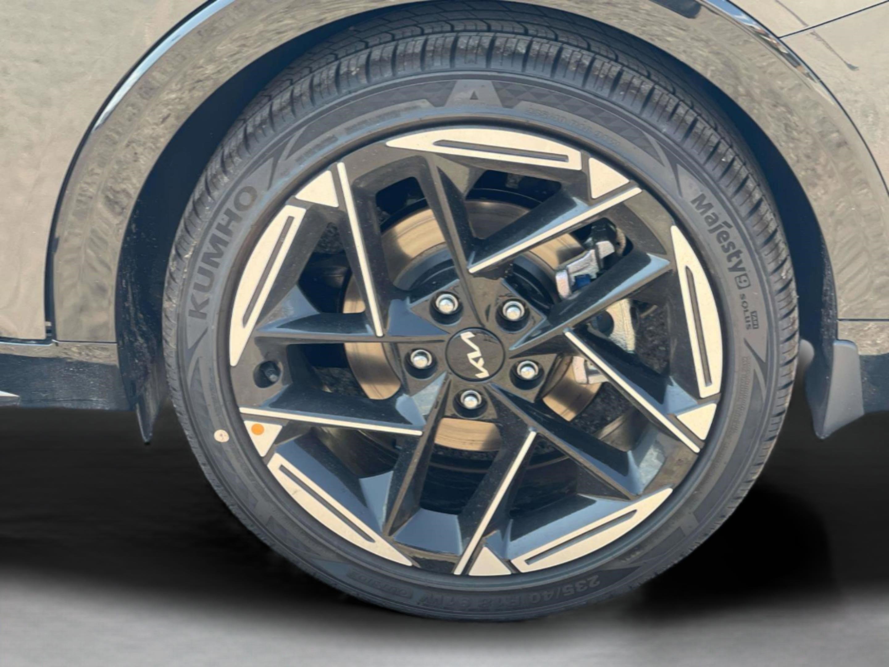 2025 Kia K4 GT-Line photo 11