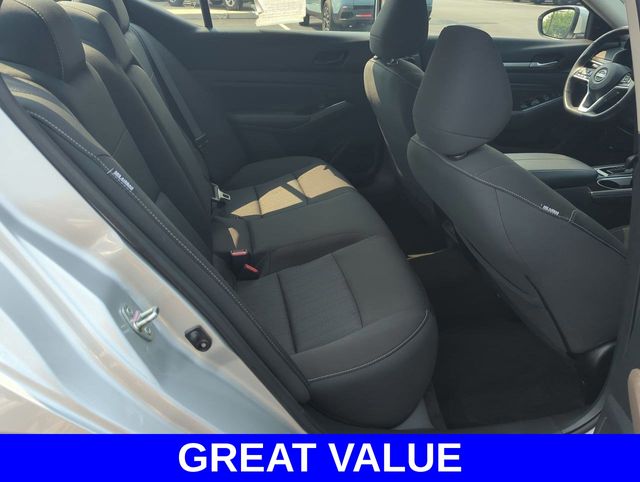 2023 Nissan Altima 2.5 SV photo 23