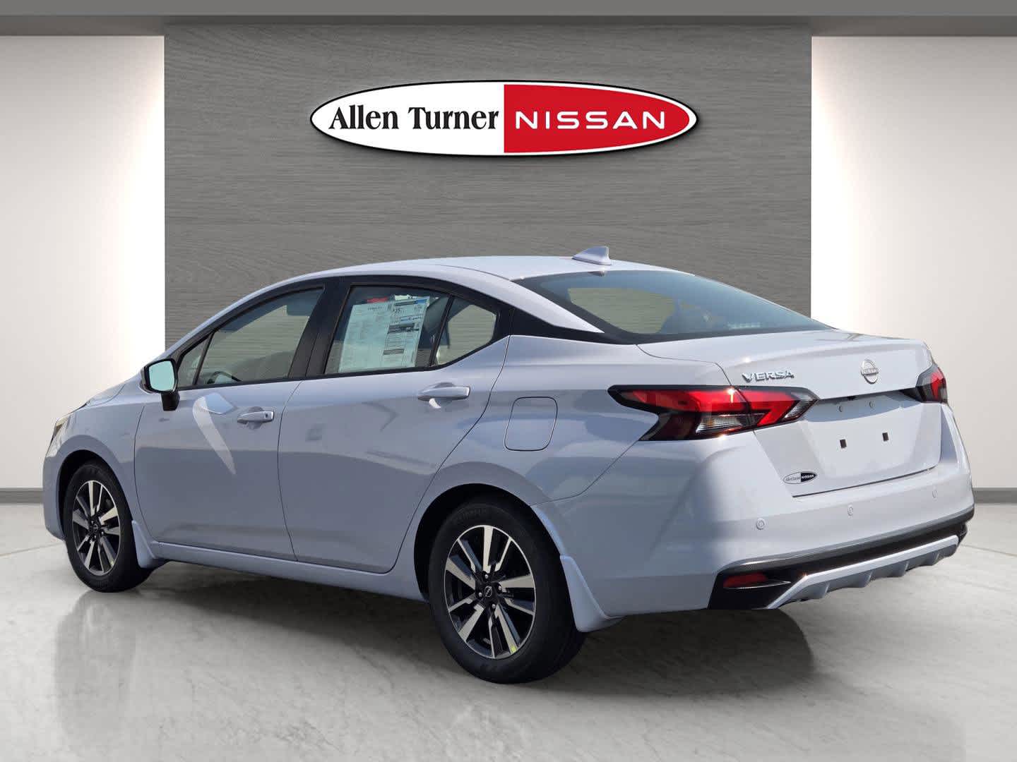 2025 Nissan Versa SV photo 8