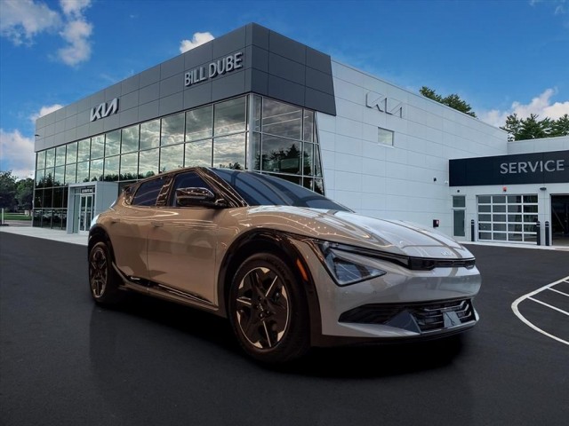 2025 Kia EV6 Wind's photo