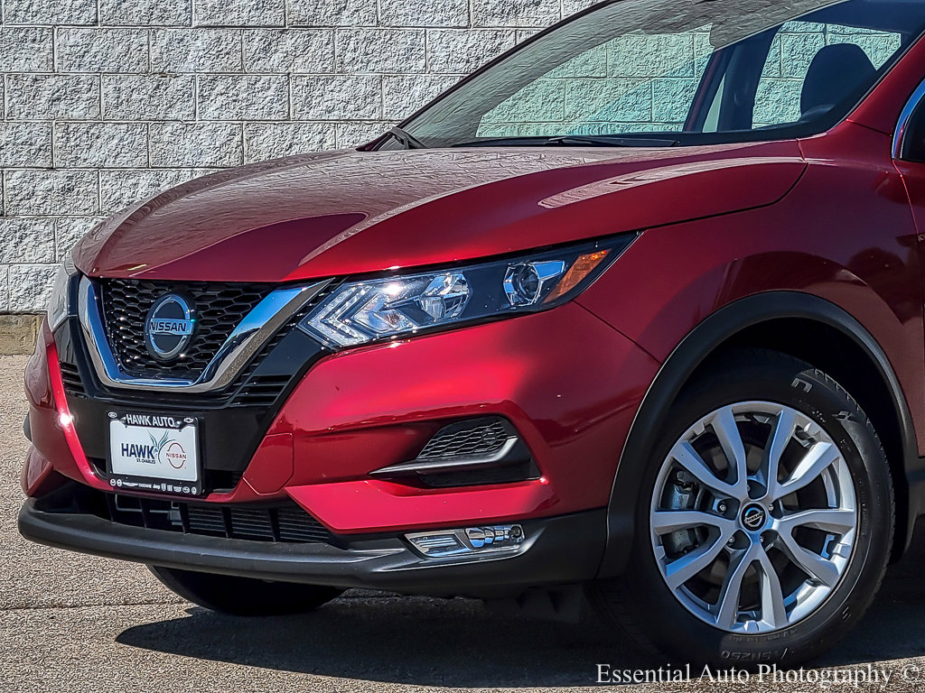 2022 Nissan Rogue Sport SV photo 2