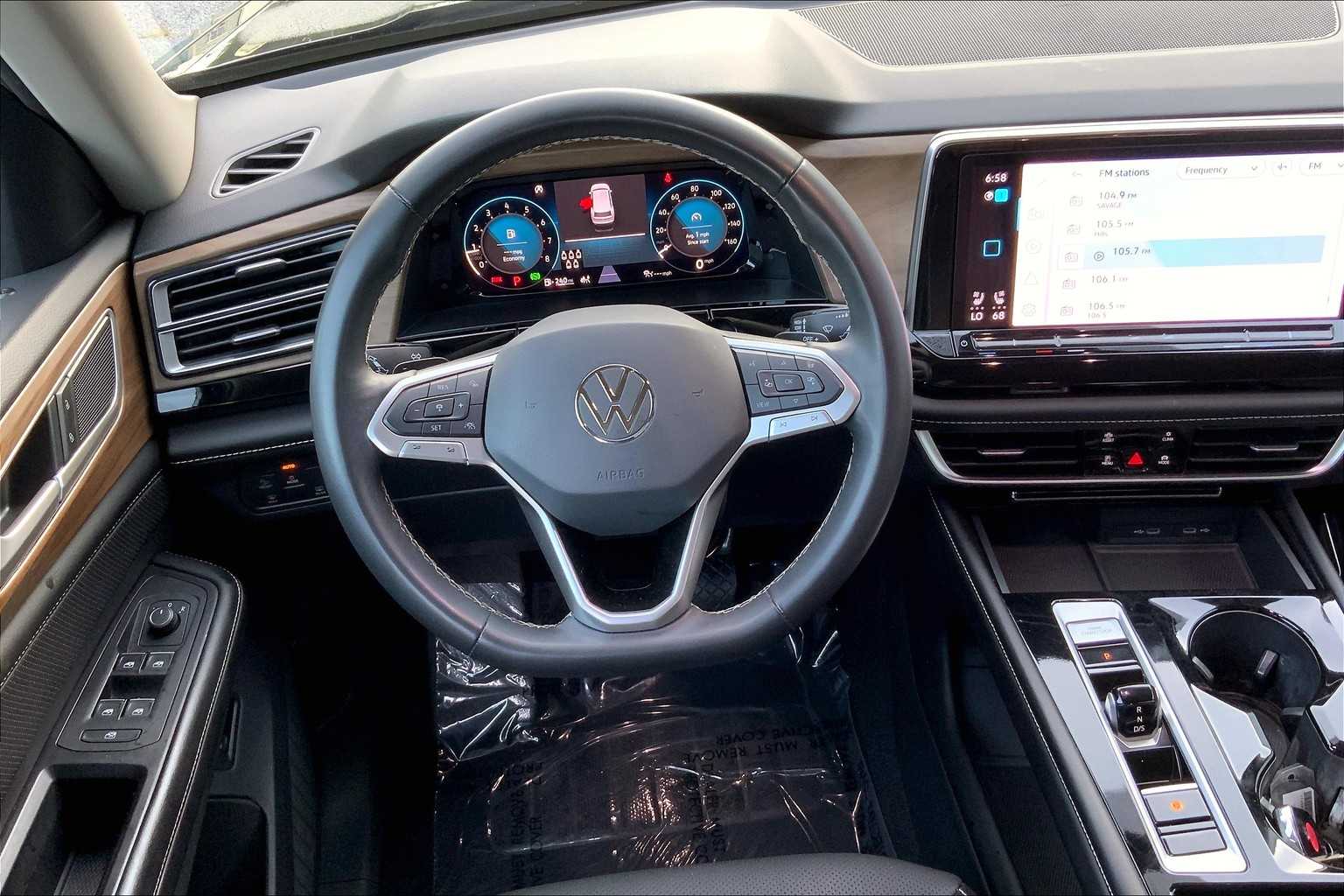 2024 Volkswagen Atlas SE Technology photo 5