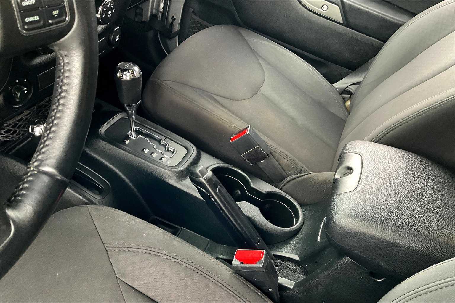 2018 Jeep Wrangler Unlimited Sport S photo 13