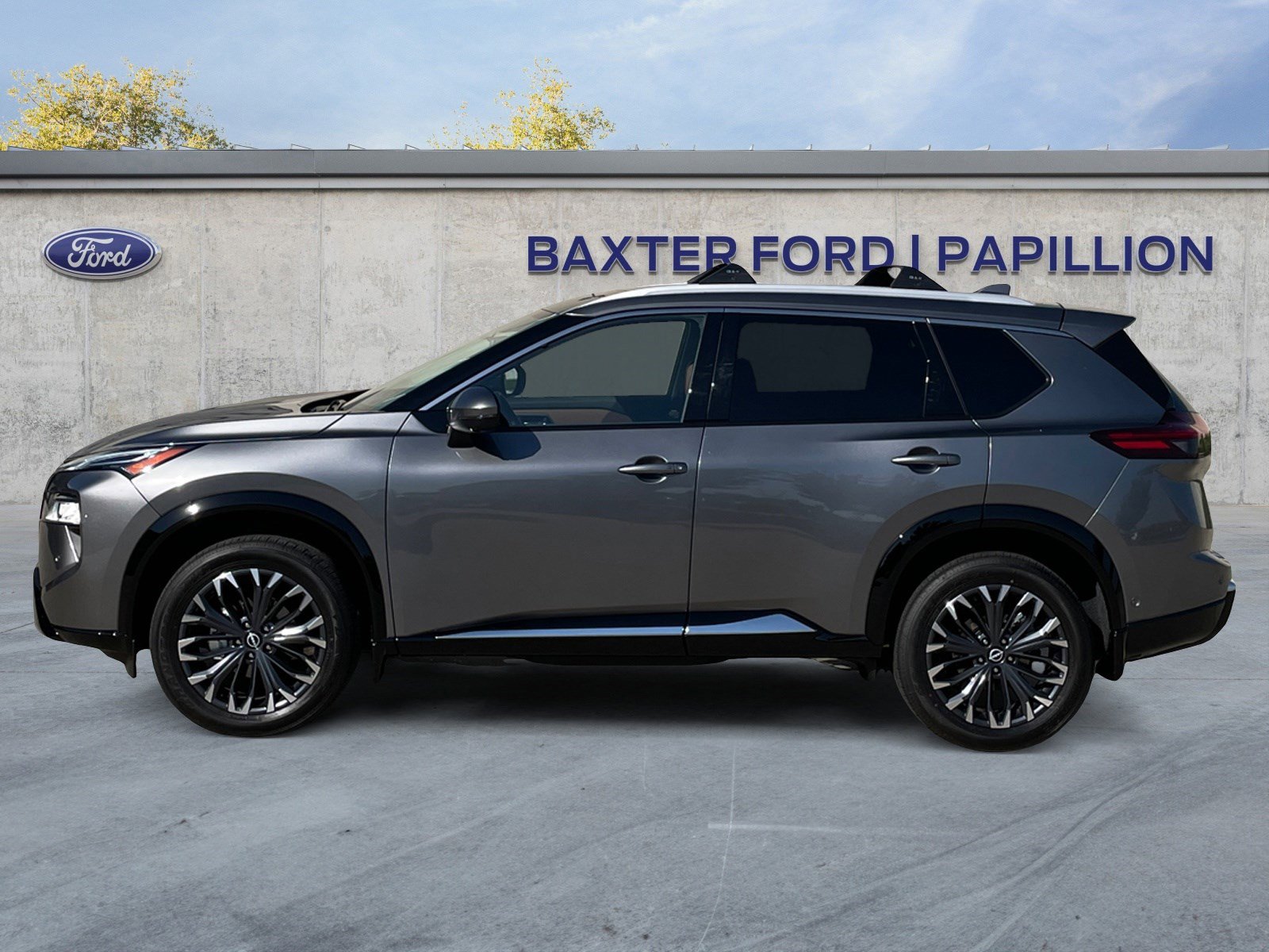 2025 Nissan Rogue Platinum photo 2