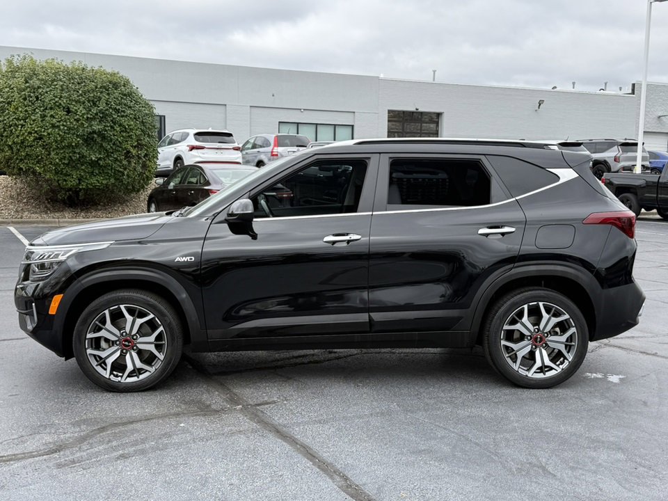 2022 Kia Seltos SX photo 2