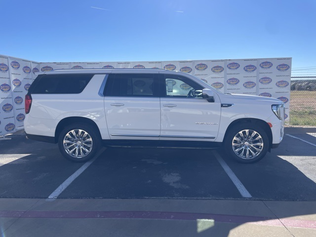 2023 GMC Yukon XL Denali's photo