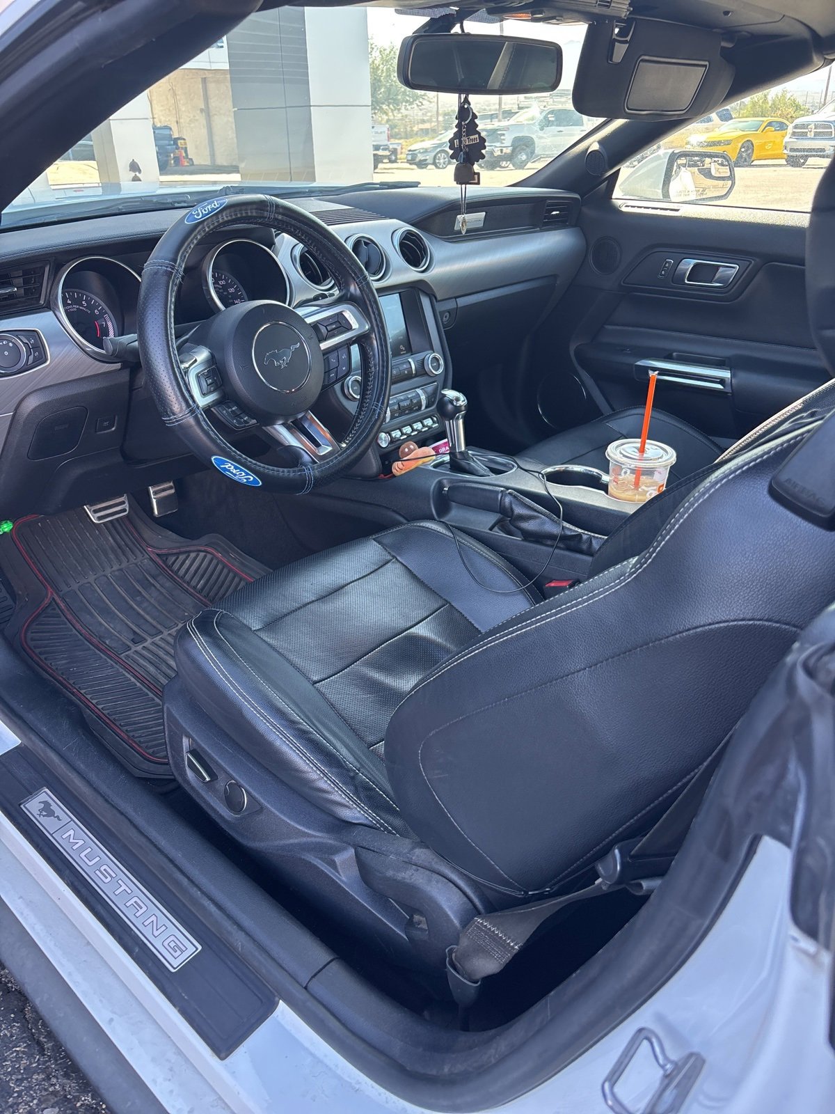 2019 Ford Mustang EcoBoost Premium photo 4