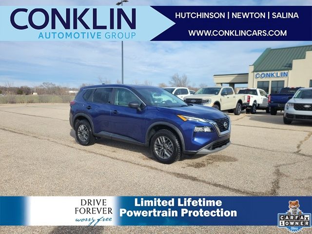 2023 Nissan Rogue S's photo