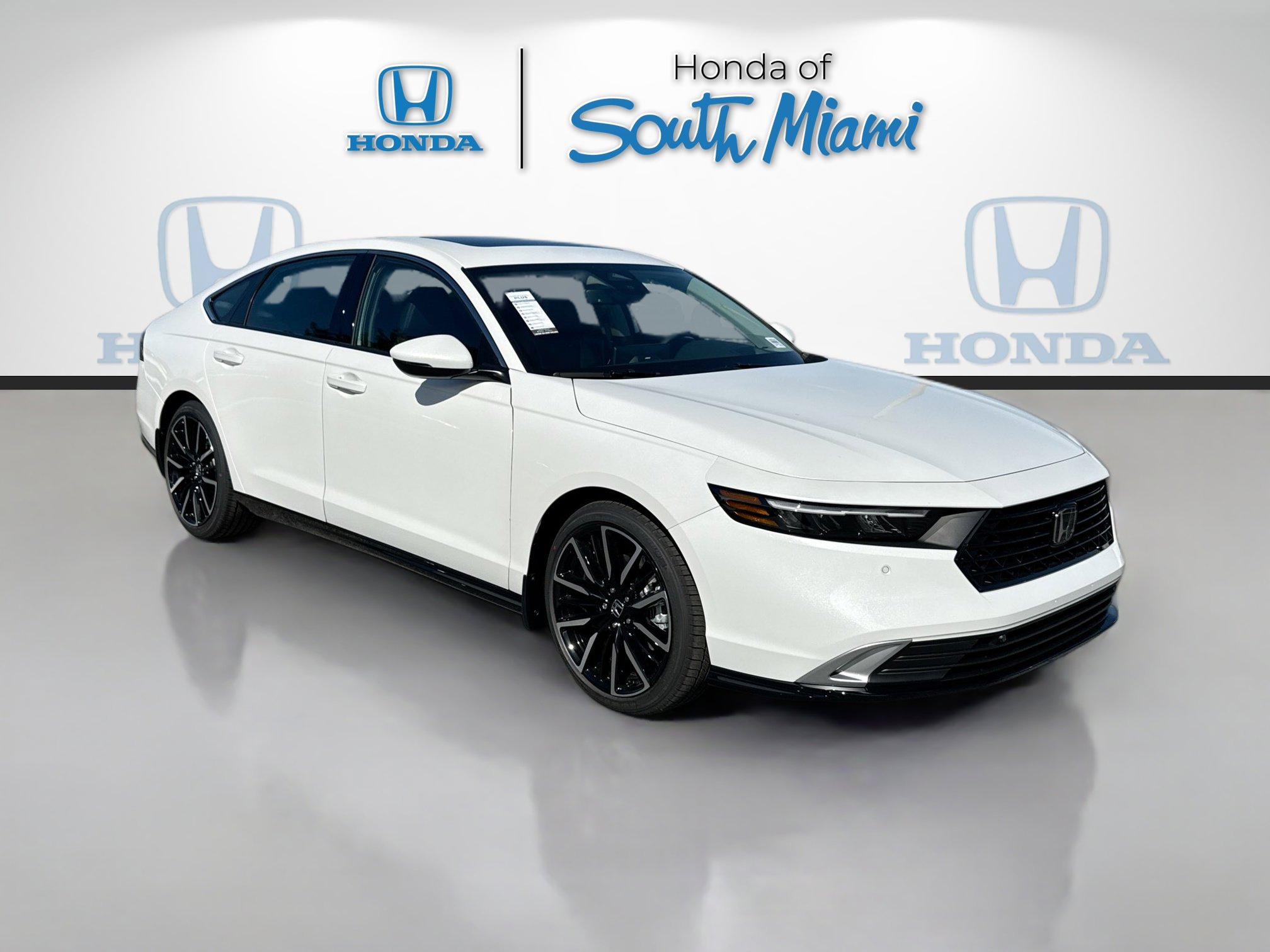 2025 Honda Accord Hybrid Touring's photo