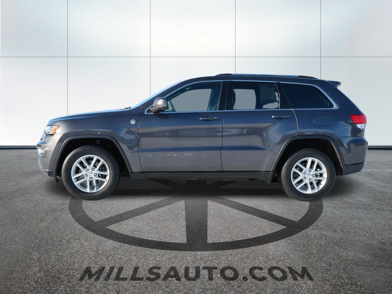 Used 2017 Jeep Grand Cherokee Laredo E with VIN 1C4RJFAG8HC739968 for sale in Willmar, Minnesota