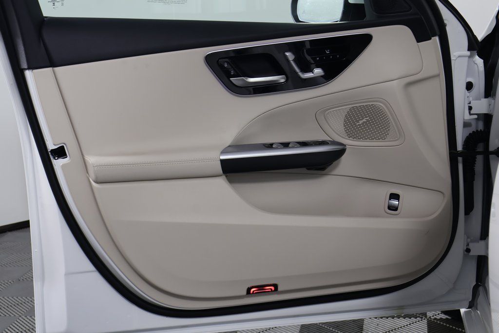 2025 Mercedes Benz C 300 photo 7