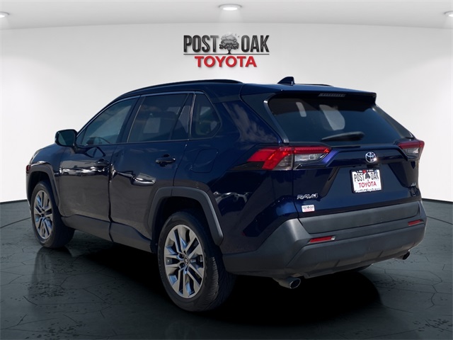 2019 Toyota RAV4 XLE Premium photo 4