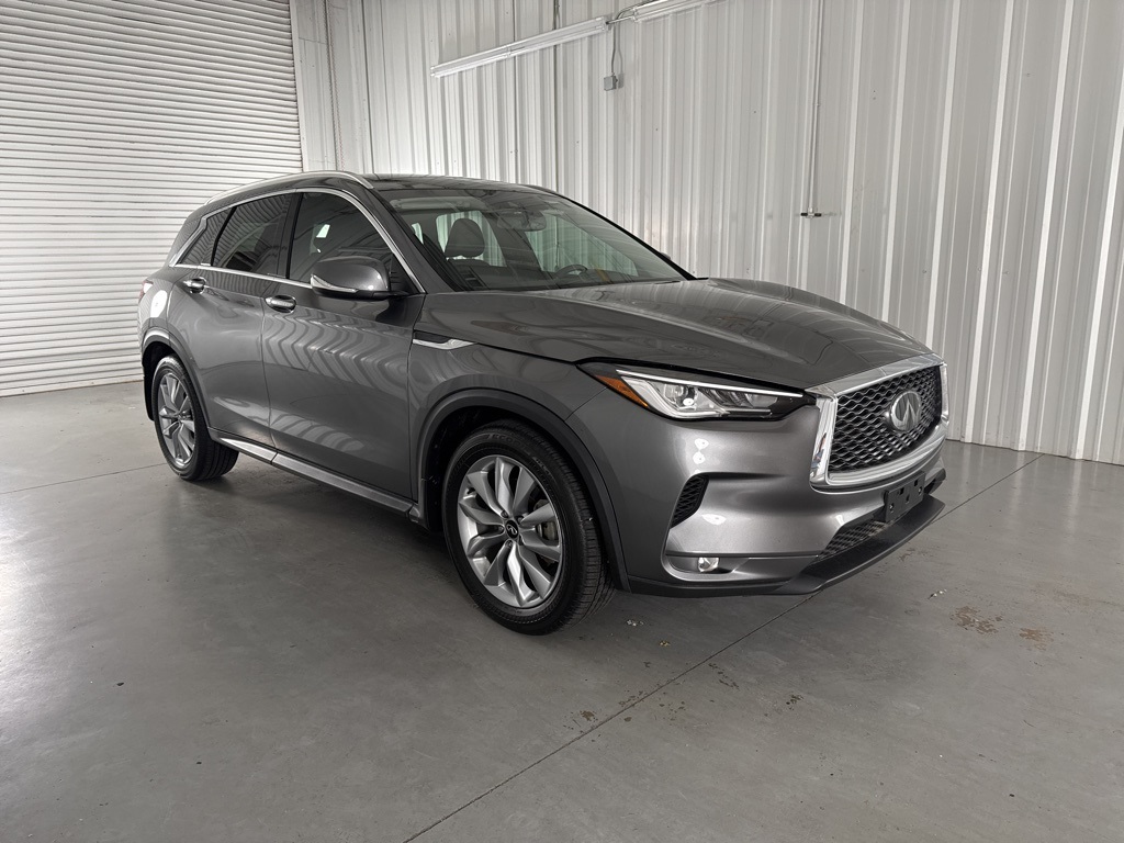 2022 Infiniti QX50 Luxe photo 2