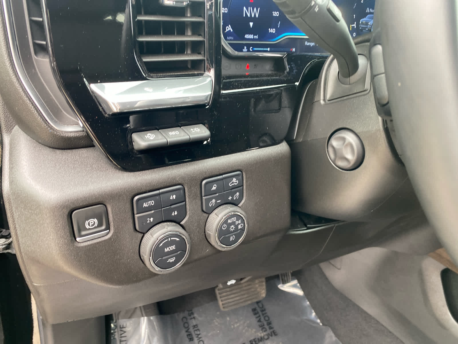 2025 Chevrolet Silverado 1500 High Country photo 12