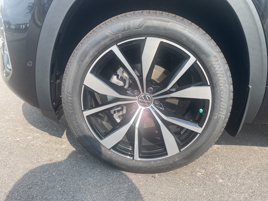 2025 Volkswagen Atlas SEL Premium R-Line photo 5