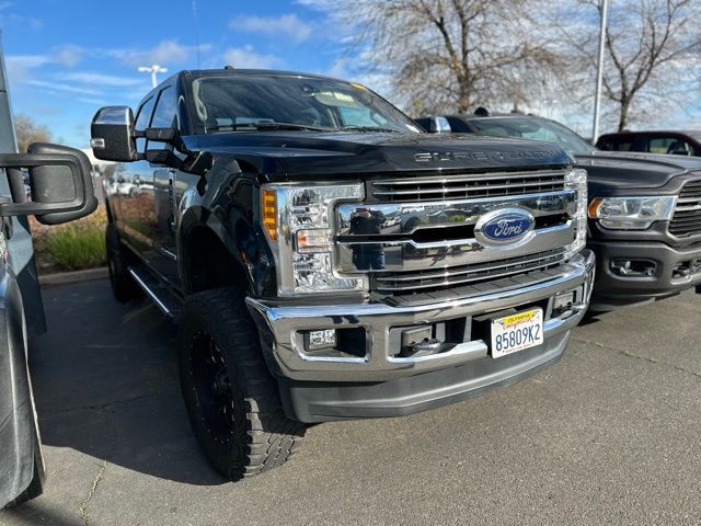 2017 Ford F-250 Super Duty Lariat's photo